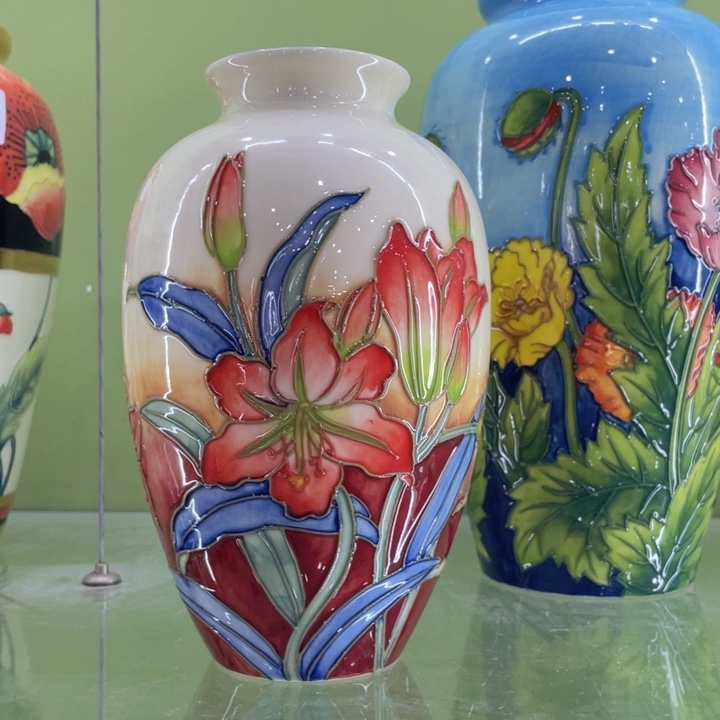 用***7陶瓷红花瓶手工法郎