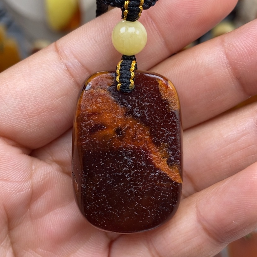 【闪购商品】琥珀颈饰未镶嵌