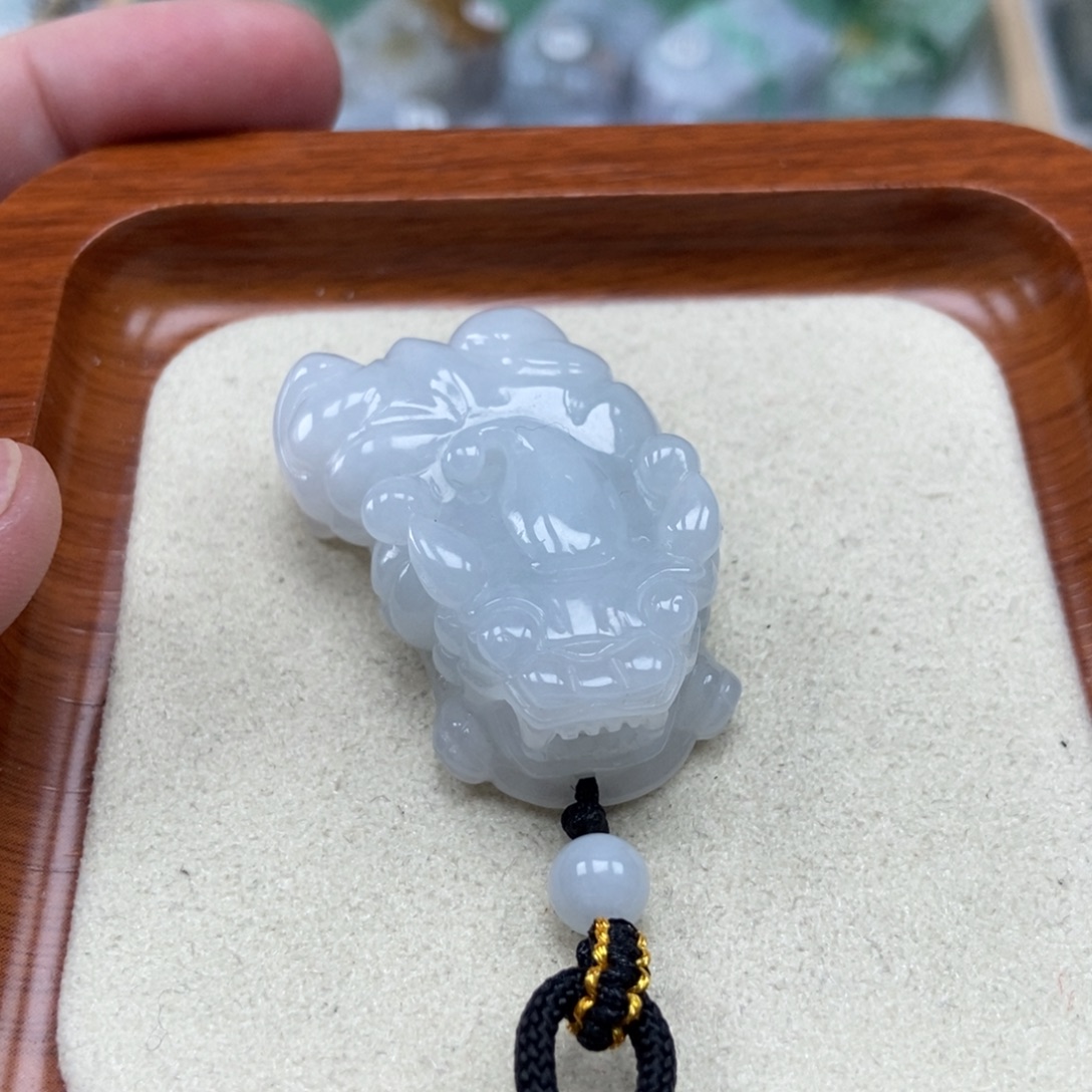 翡翠未镶嵌颈饰如意貔貅