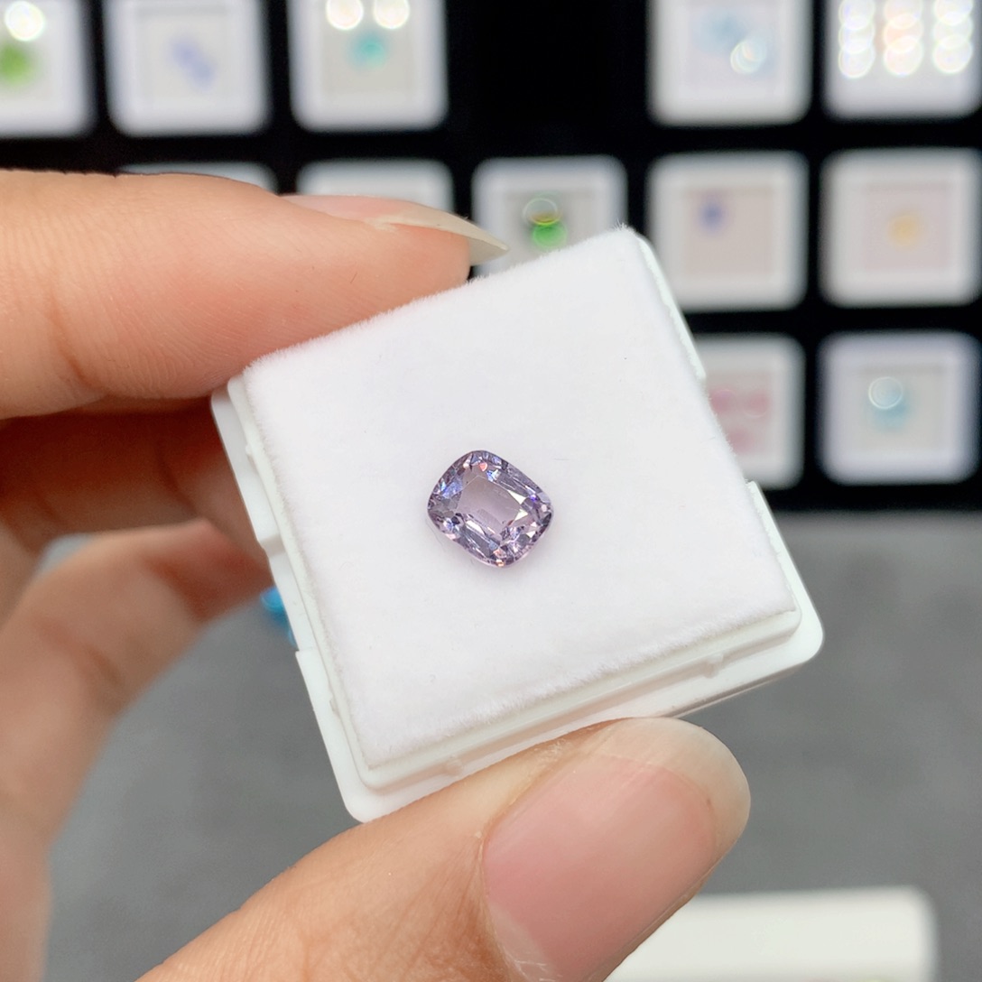 尖晶石裸石未镶嵌1.06克拉