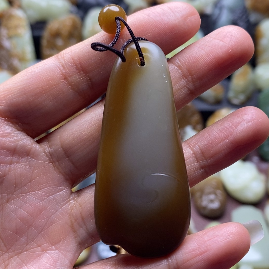 吊坠(不含链)未镶嵌和田玉（糖玉）