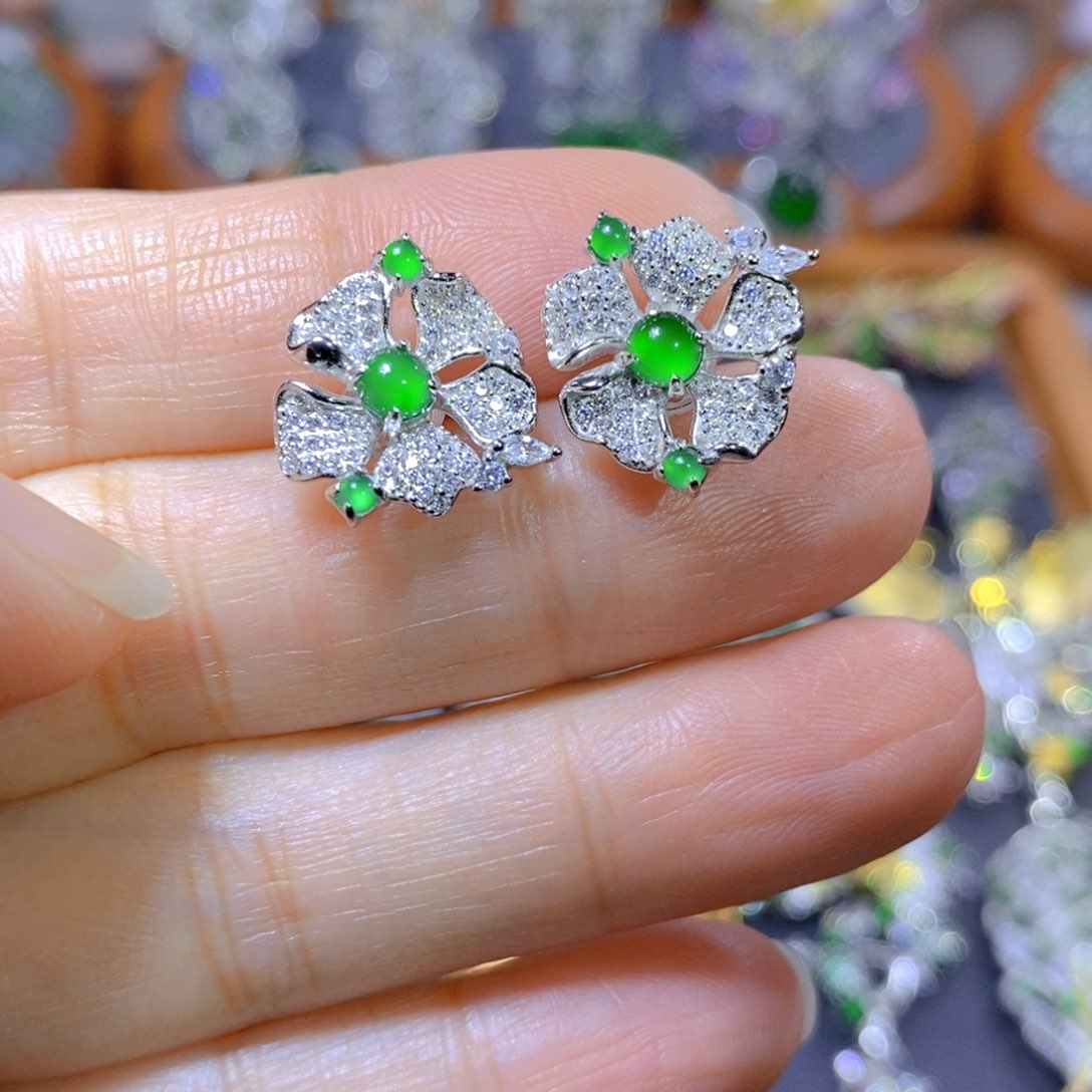 翡翠颈饰银S925镶嵌天然翡翠