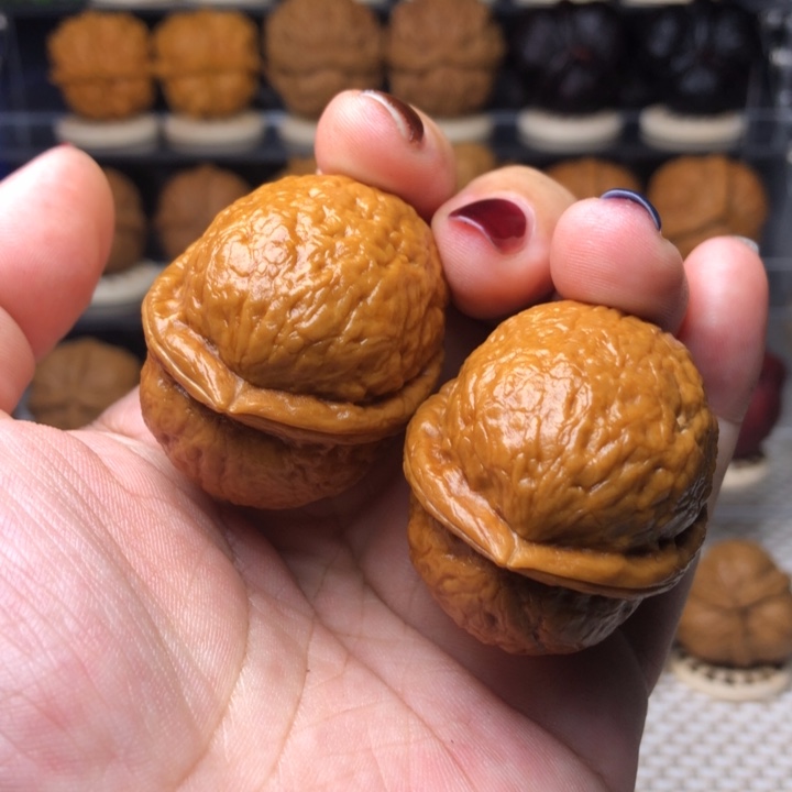 文玩核桃把件32粗筋大屁桃39尺