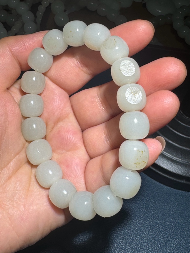 新疆和田玉老型手串