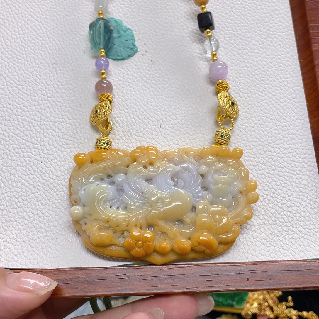 玉***轩翡翠未镶嵌颈饰黄翡凤凰锁