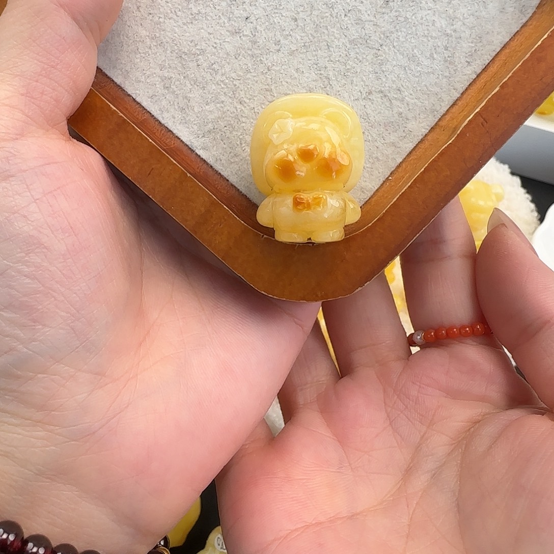 琥珀未镶嵌珠宝奇石