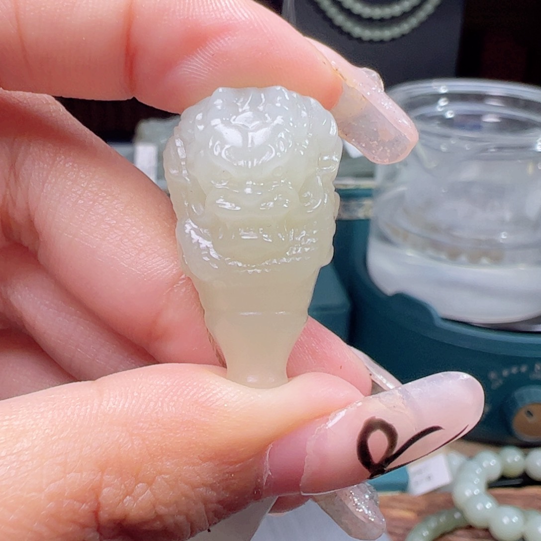 和田玉（糖玉）未镶嵌颈饰