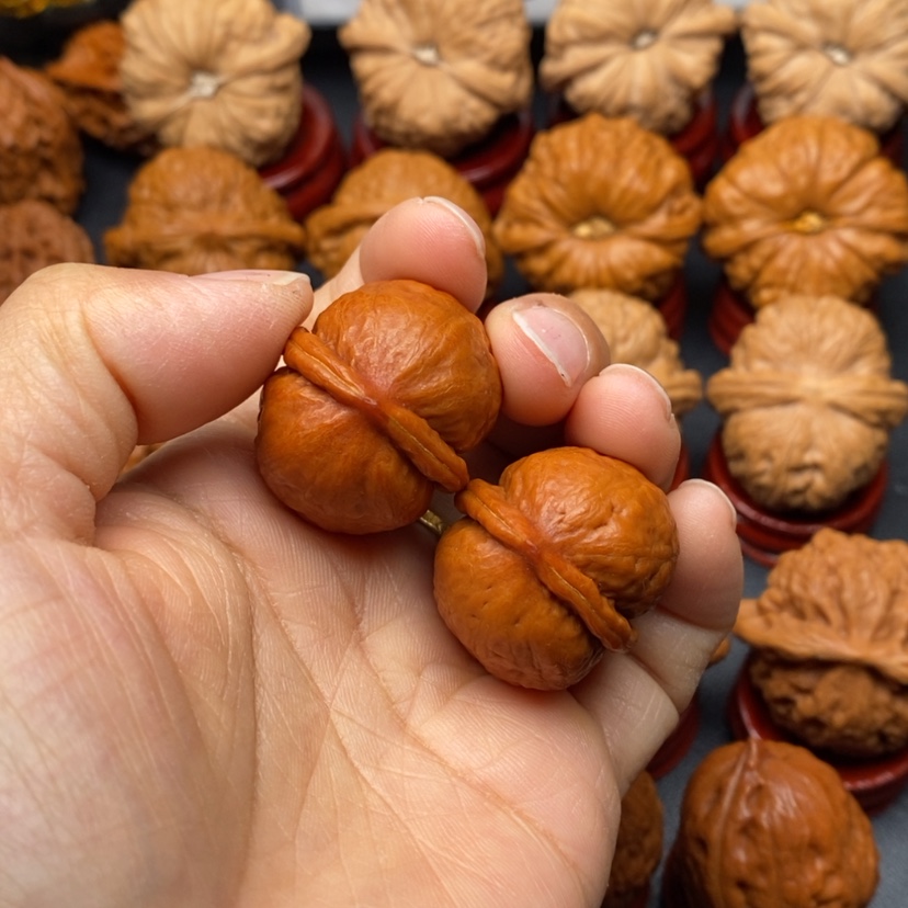 【闪购商品】文玩核桃把件海豚