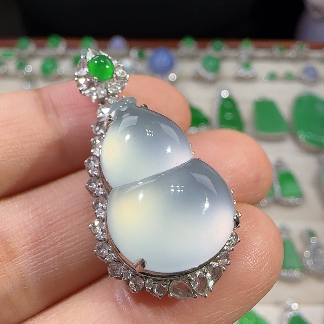 翡翠吊坠(不含链)18K金镶嵌