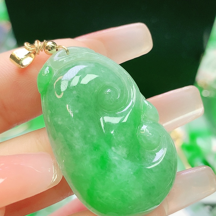 翡翠未镶嵌颈饰翡翠
