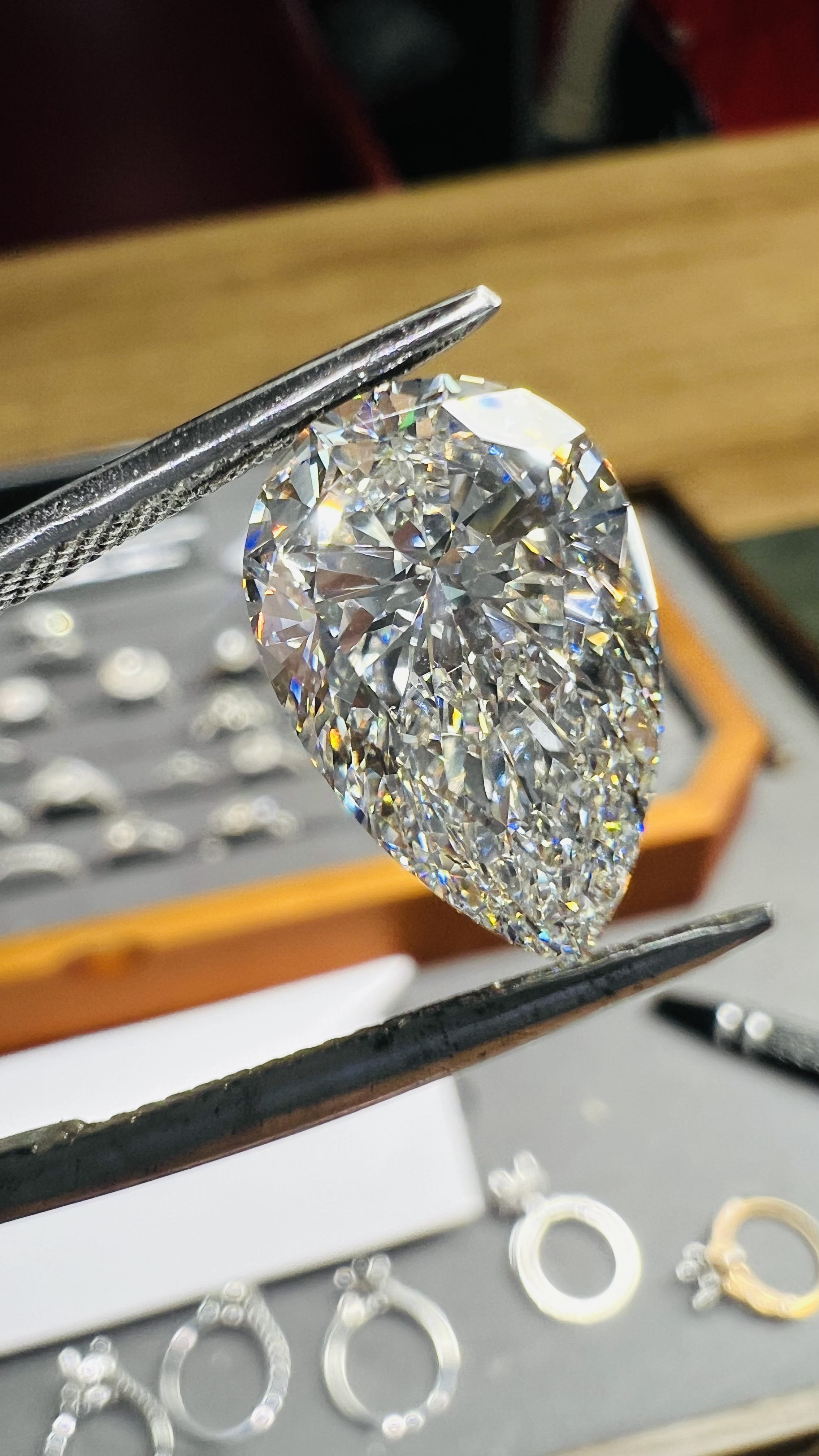实验室培育钻石水滴型5.02克拉培育钻，IGI证书