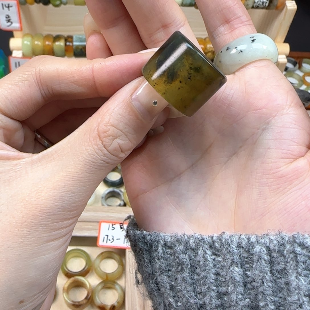 蛇纹石玉岫玉内径17.7合金唯**蚀