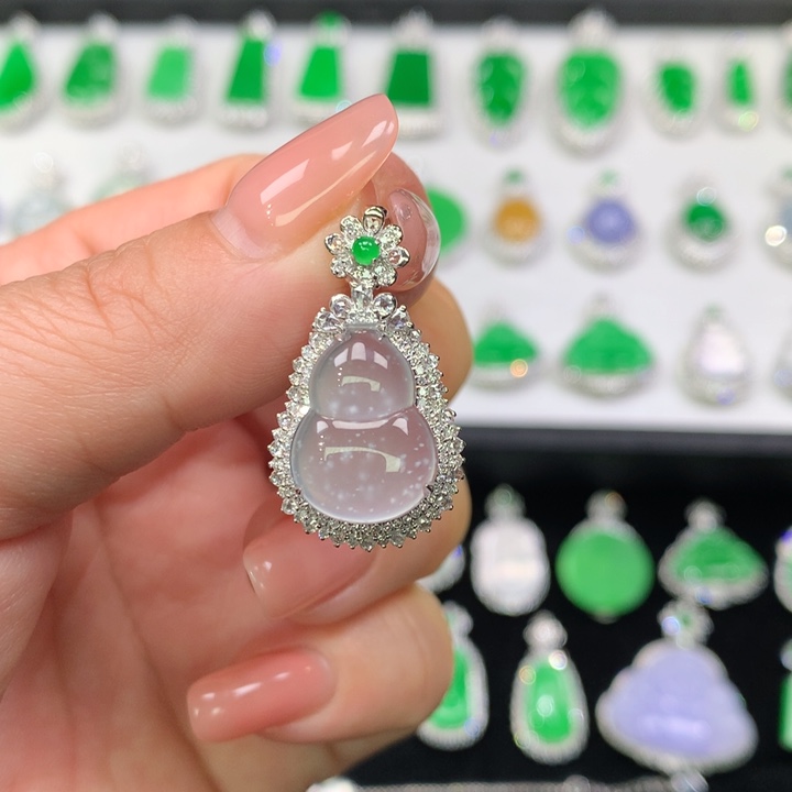 翡翠吊坠(不含链)18K金镶嵌