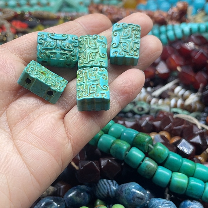 飞***朵玛瑙/玉髓未镶嵌颈饰