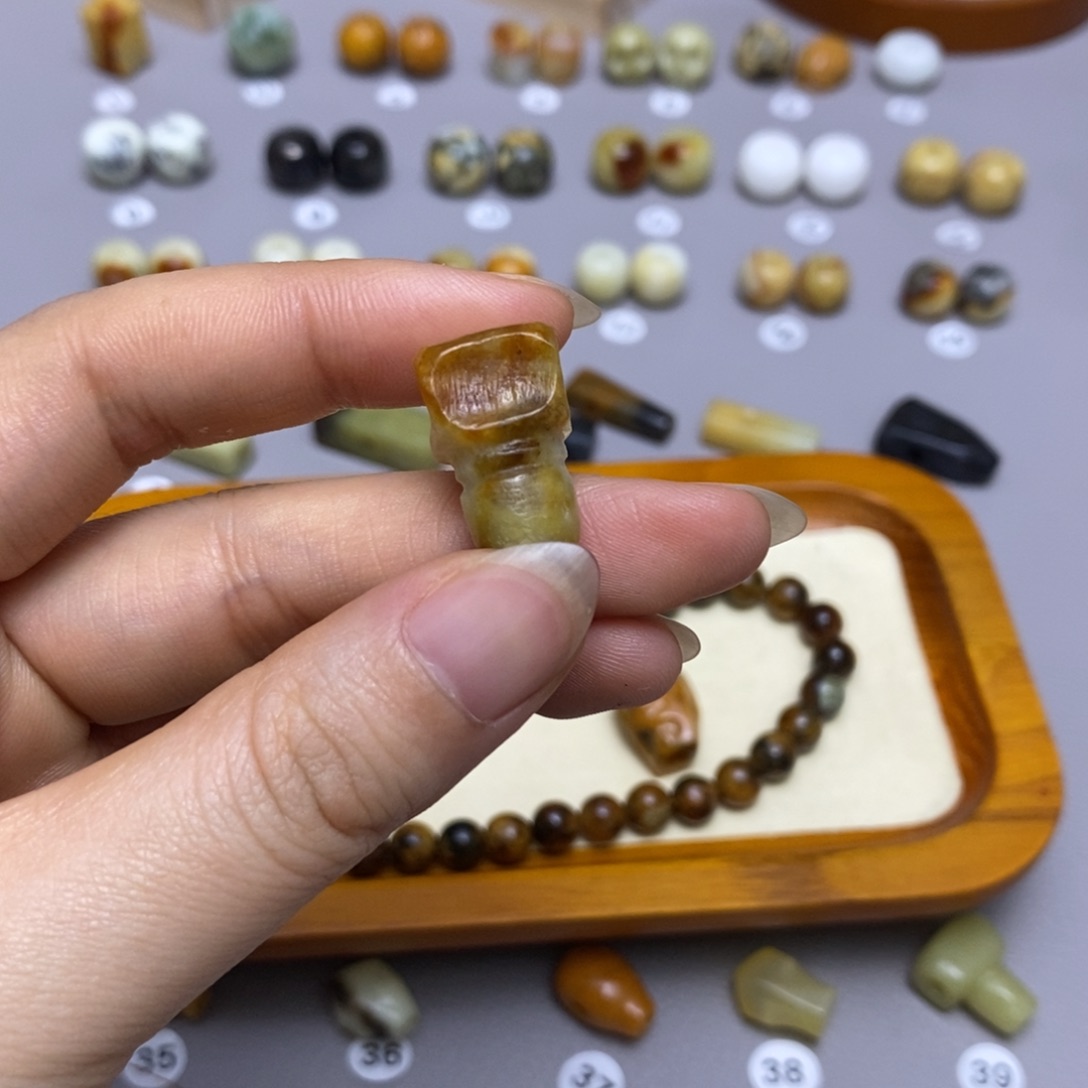 蛇纹石玉配饰合金滴*