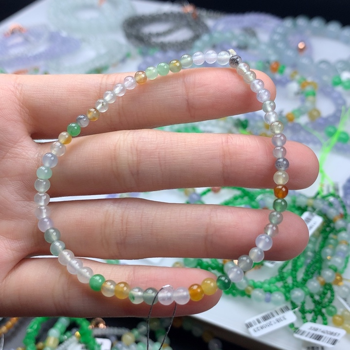 翡翠未镶嵌手镯卡