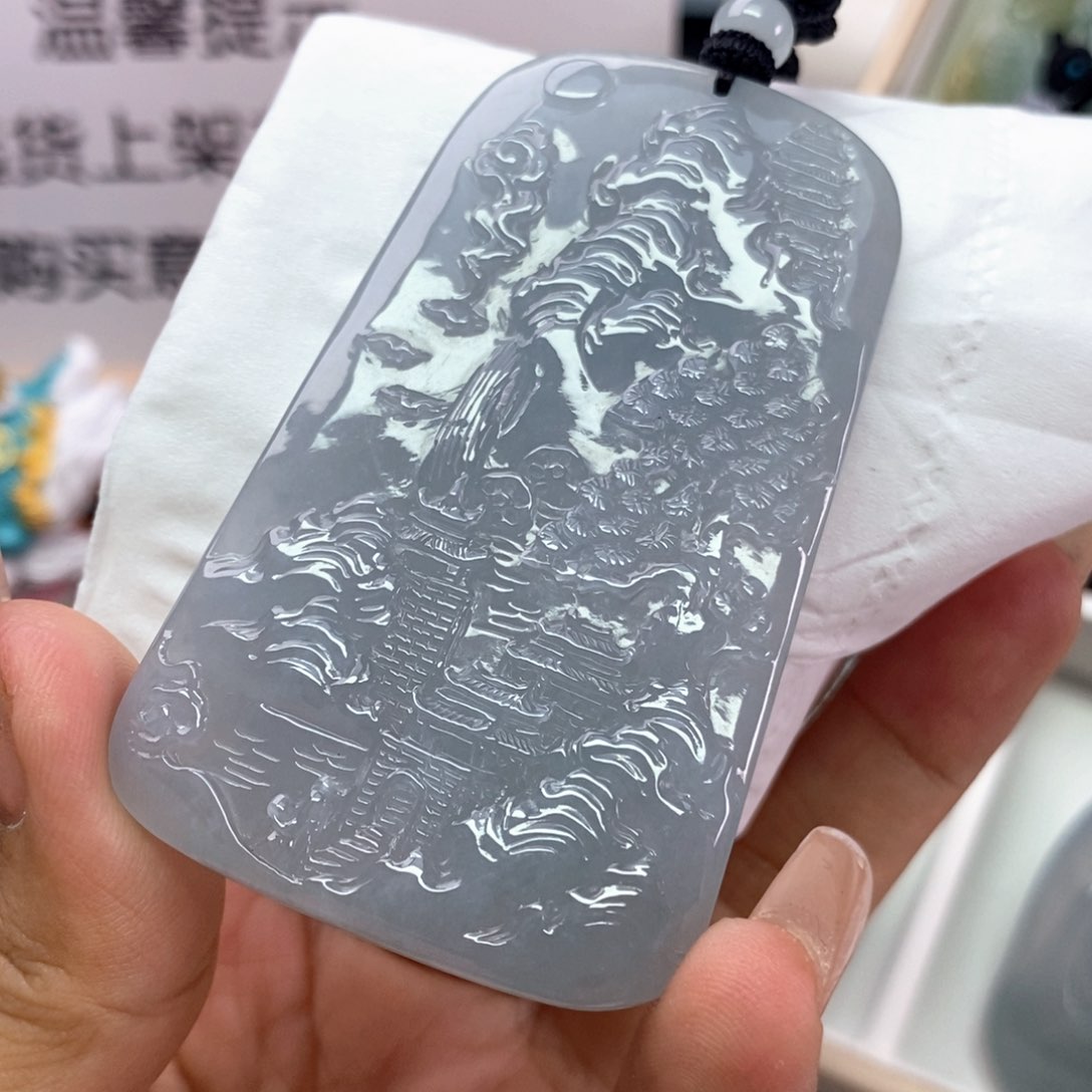 翡翠挂件未镶嵌翡翠