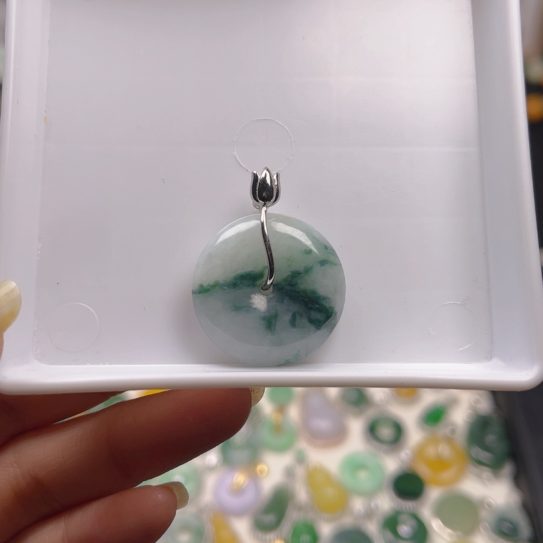 【闪购商品】翡翠颈饰未镶嵌小*李吊坠