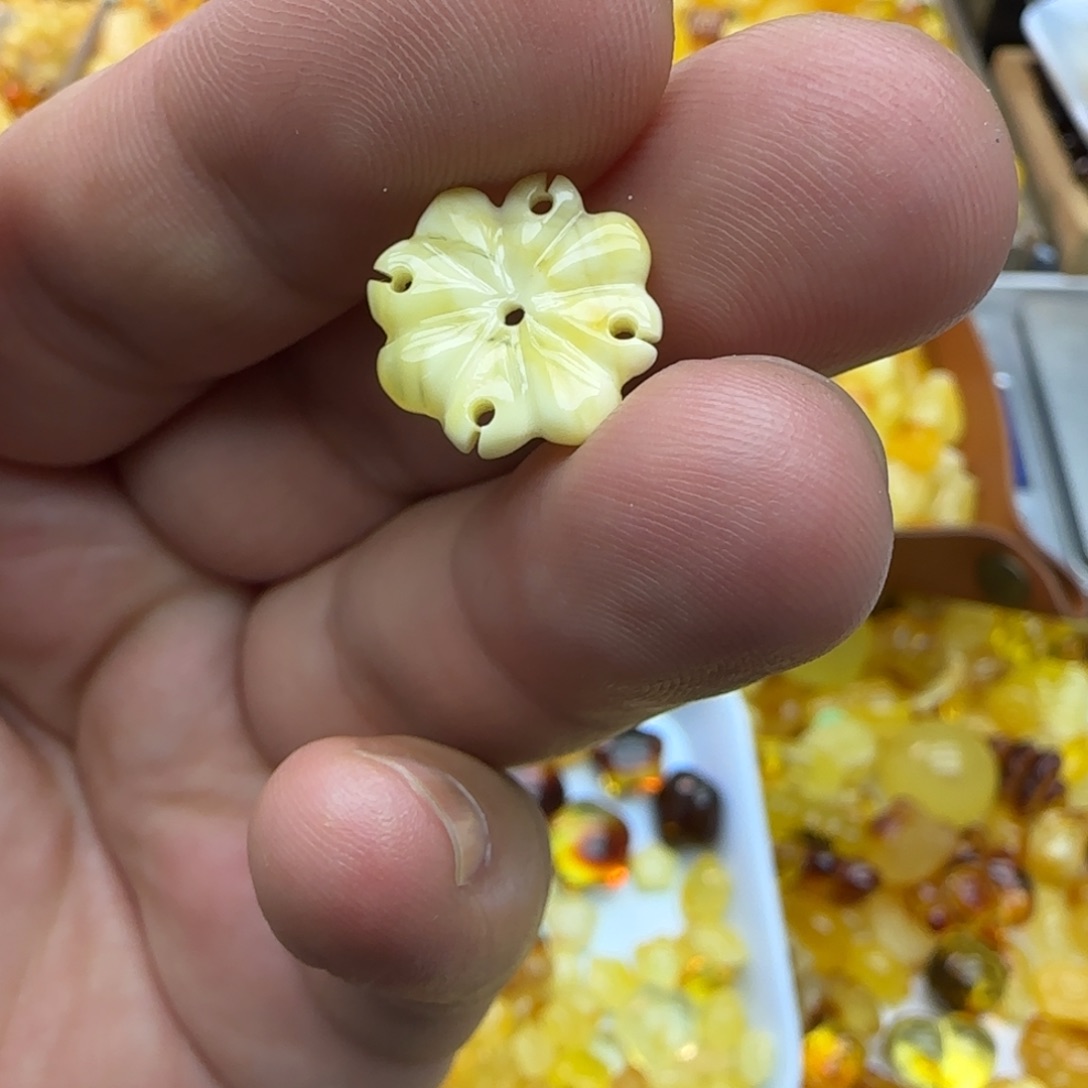 琥珀未镶嵌裸石福利