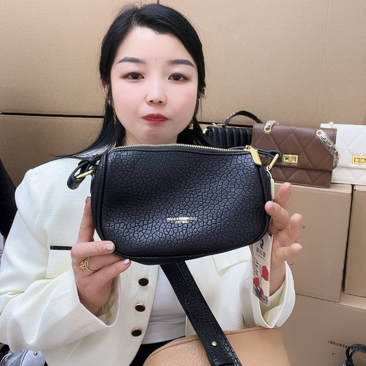 羊皮（革）猪剖层皮革鹿皮（革）小牛剖层皮革牛皮（革）PUPV