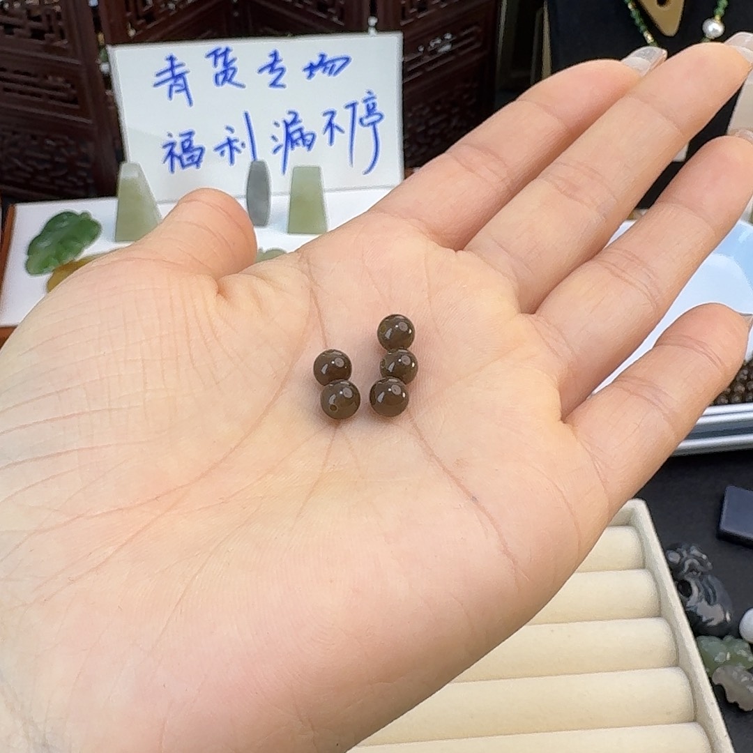 轩***宝和田玉未镶嵌珠宝半成品