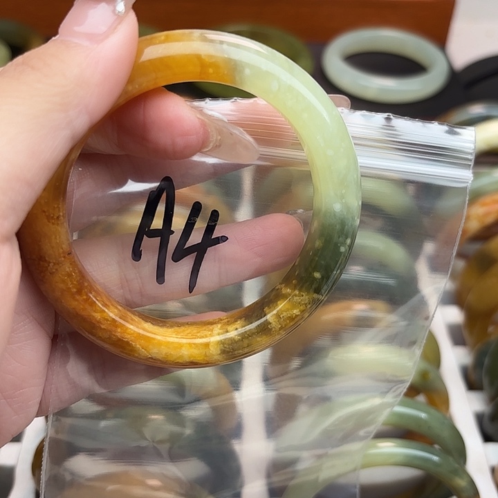 ？***？蛇纹石玉未镶嵌珠宝半成品