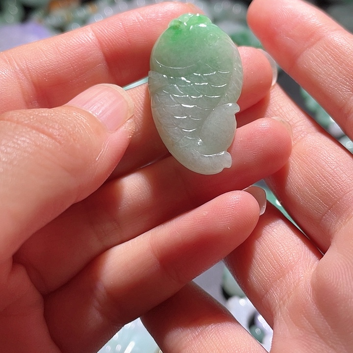 翡翠未镶嵌颈饰天