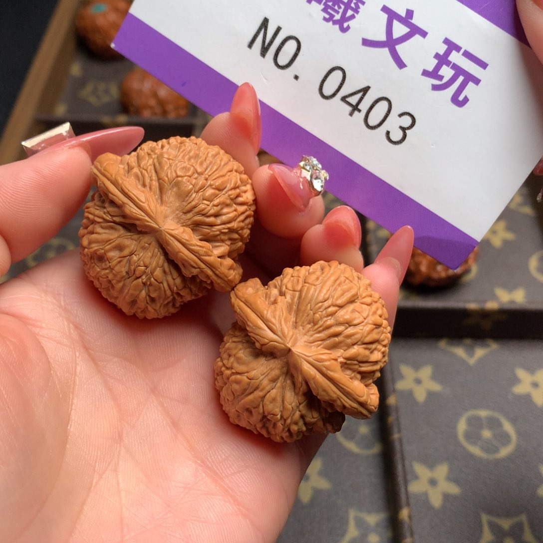 文玩核桃把件37球白