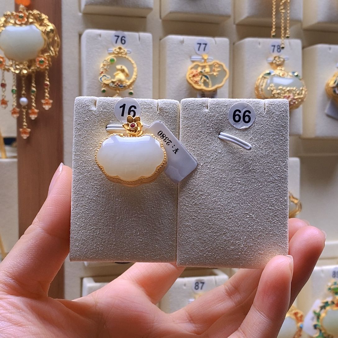 和田玉银S925镶嵌颈饰