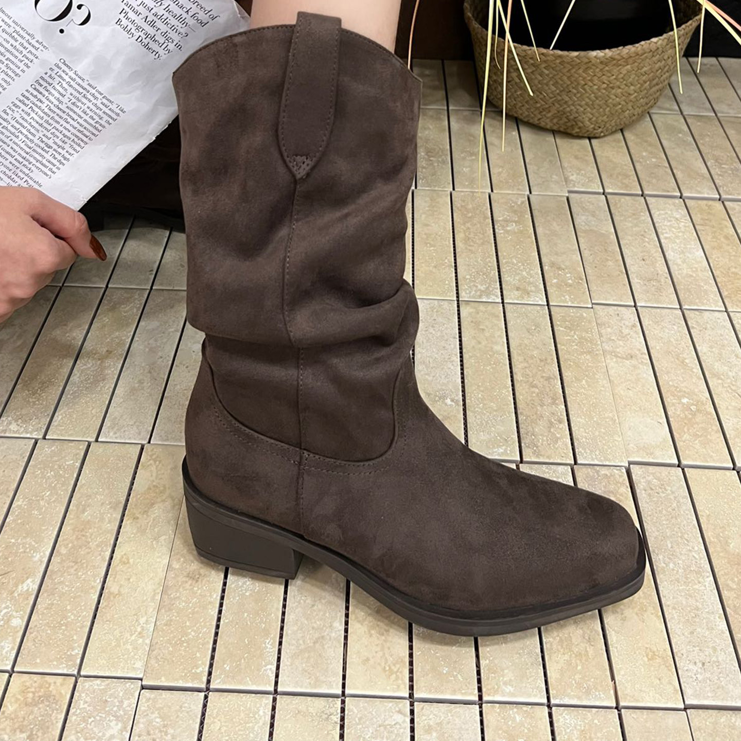 美拉德棕色系磨砂皮方头马丁靴秋冬百搭