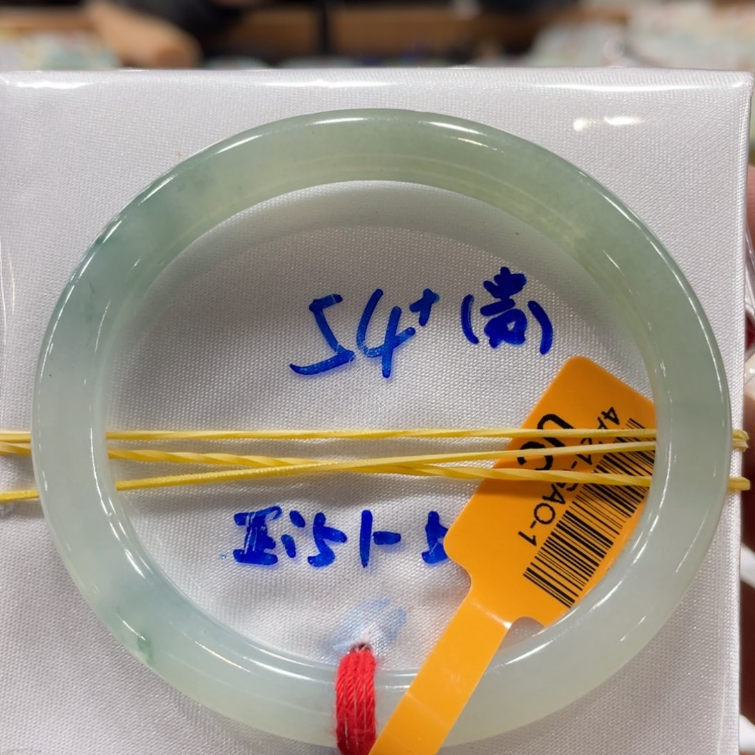 翡翠手镯未镶嵌翡翠手镯