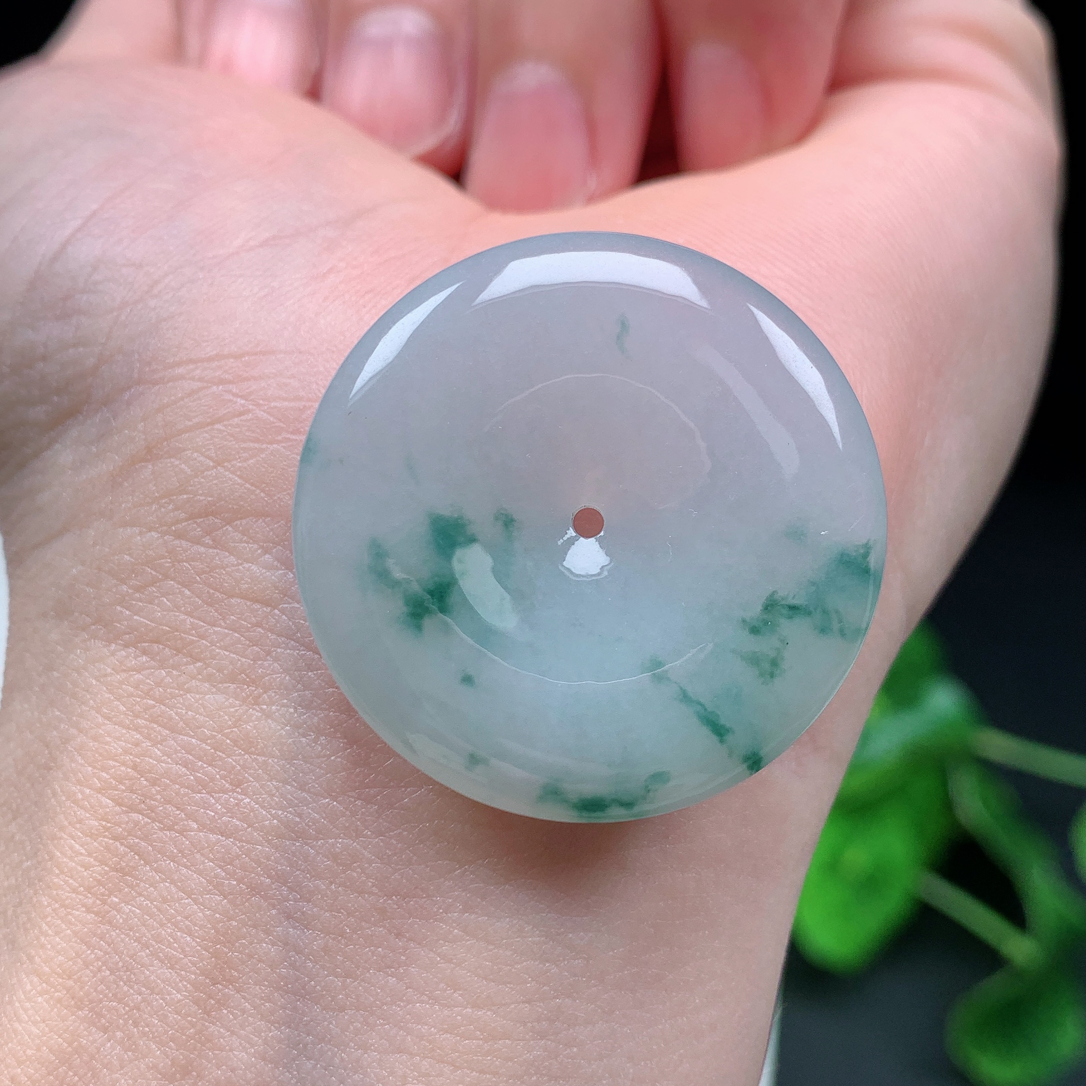 冰种冰飘绿平安扣吊坠、缅甸天然A货翡翠、尺寸：32.3-5.8mm