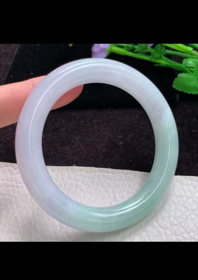 珊珊3女款时尚大气精美高冰冰透女士飘绿贵妃镯