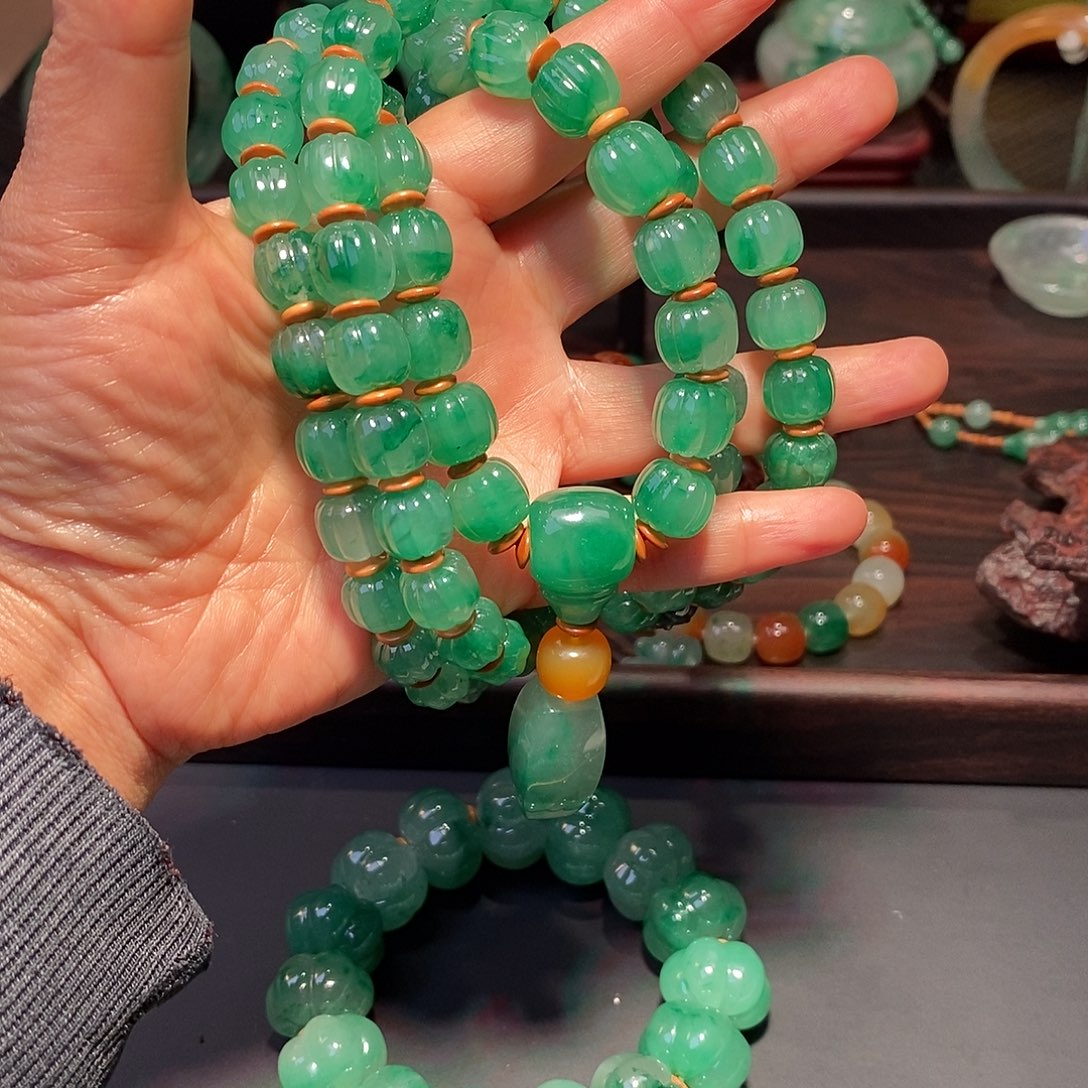 赤***紫石英质玉（非洲翠）未镶嵌串高品质108颗南瓜珠