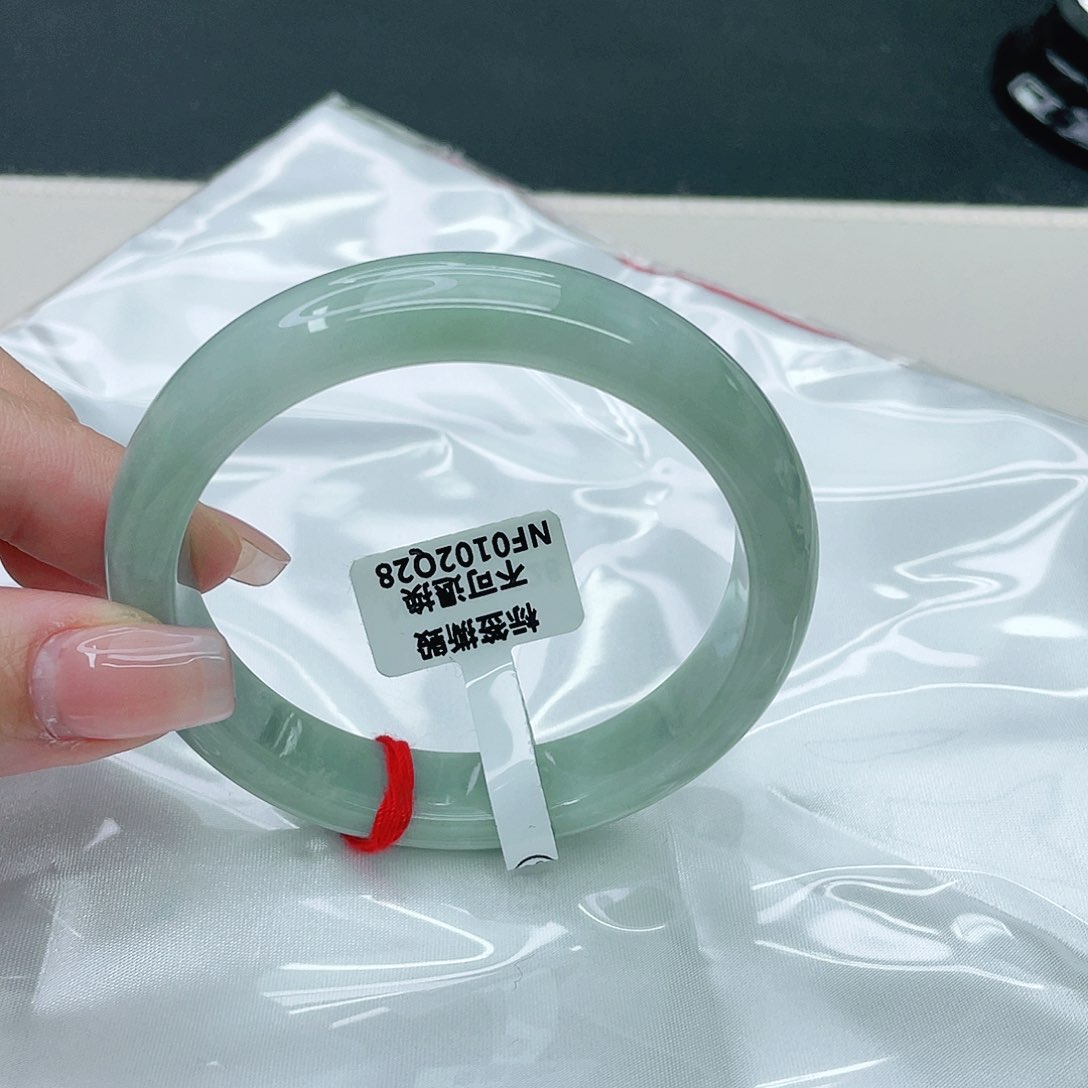 翡翠手镯未镶嵌正59