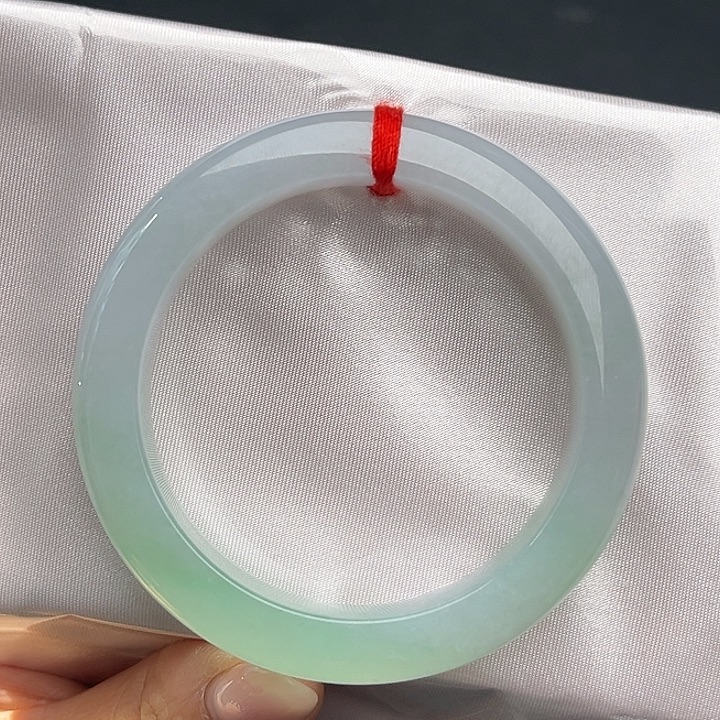 翡翠未镶嵌手镯54.5。