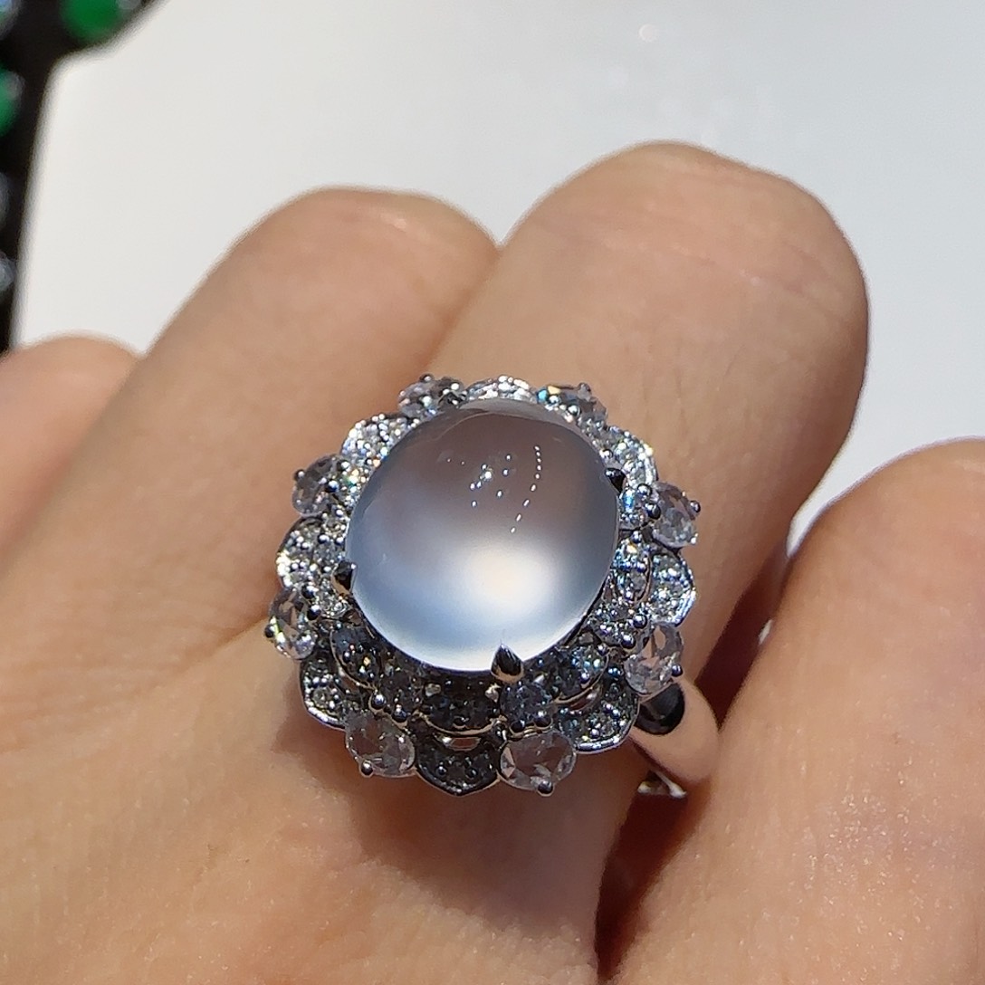 翡翠戒指18K金镶嵌戒指