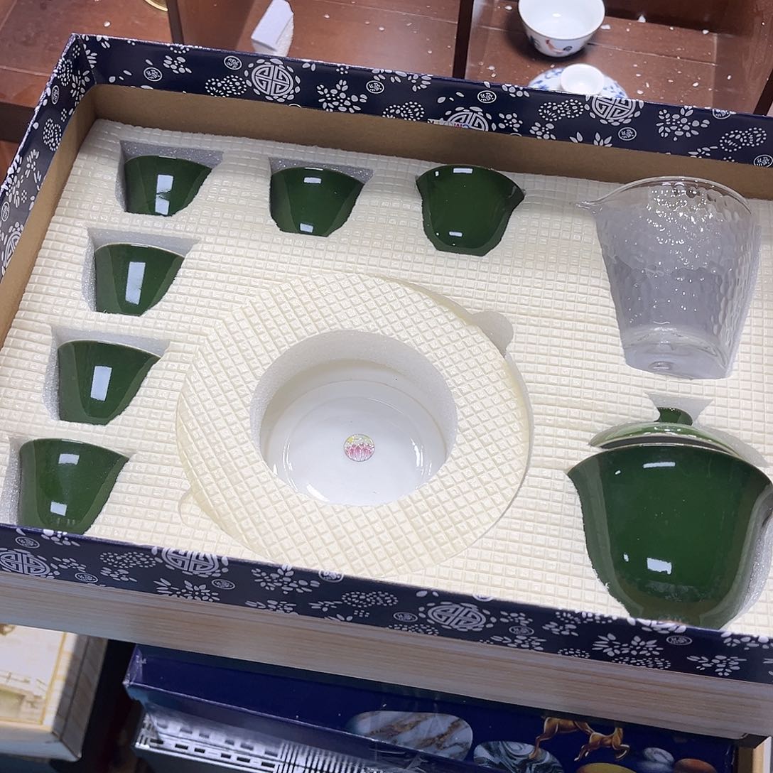 孤品茶具套装等。         