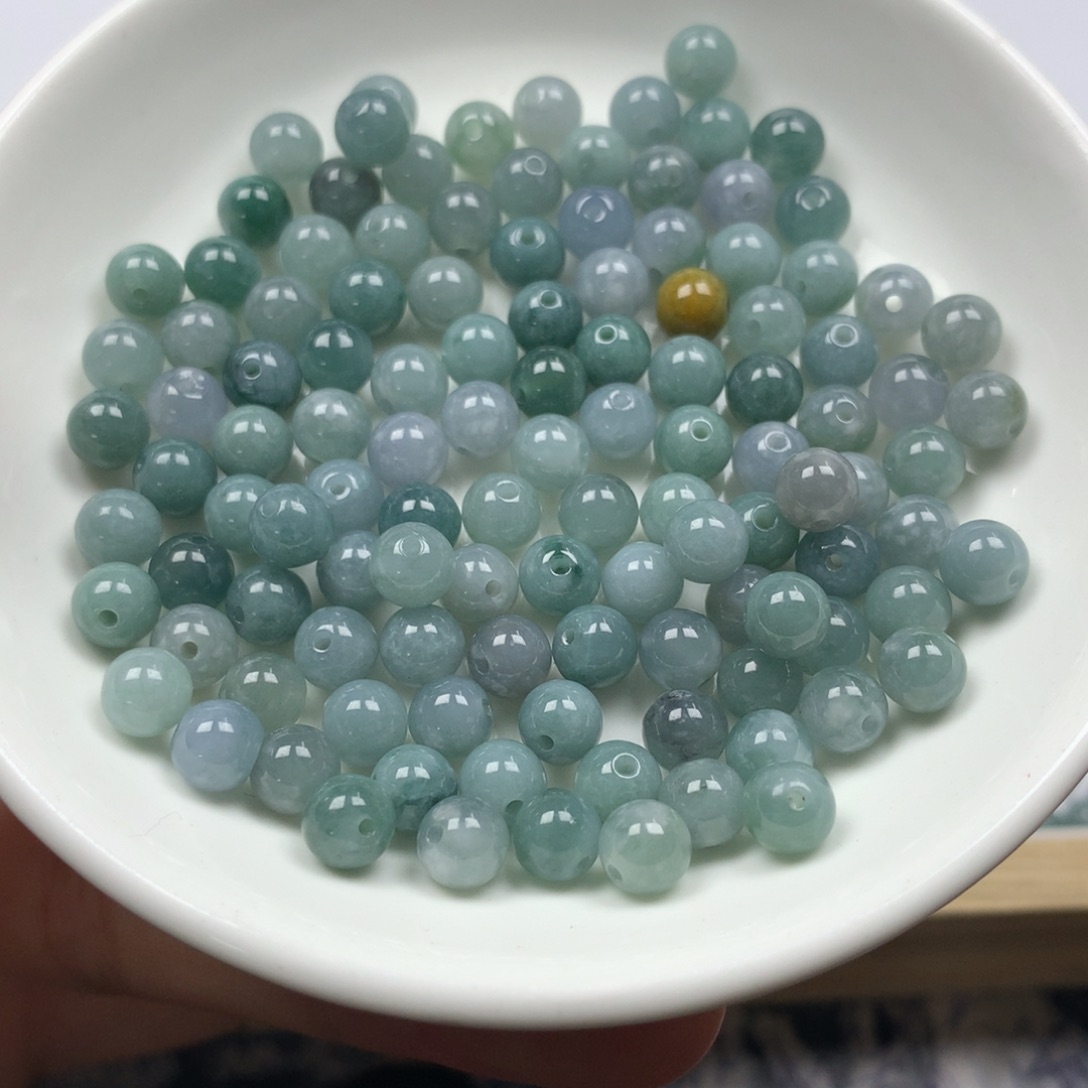 翡翠颈饰未镶嵌卡5➕。110颗。