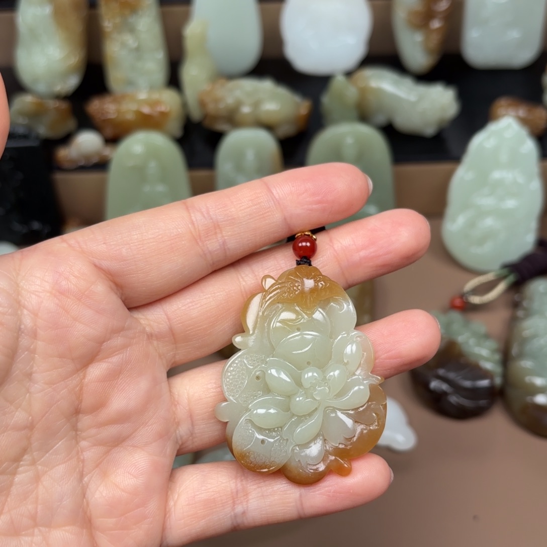 和田玉颈饰未镶嵌