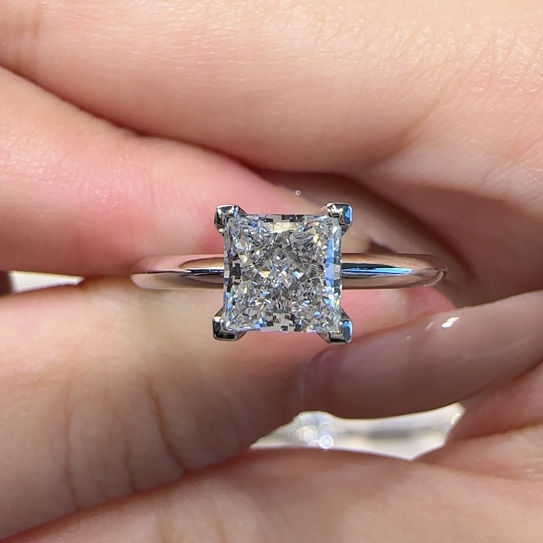 实验室培育钻石铂Pt950镶嵌公主方1卡11-16