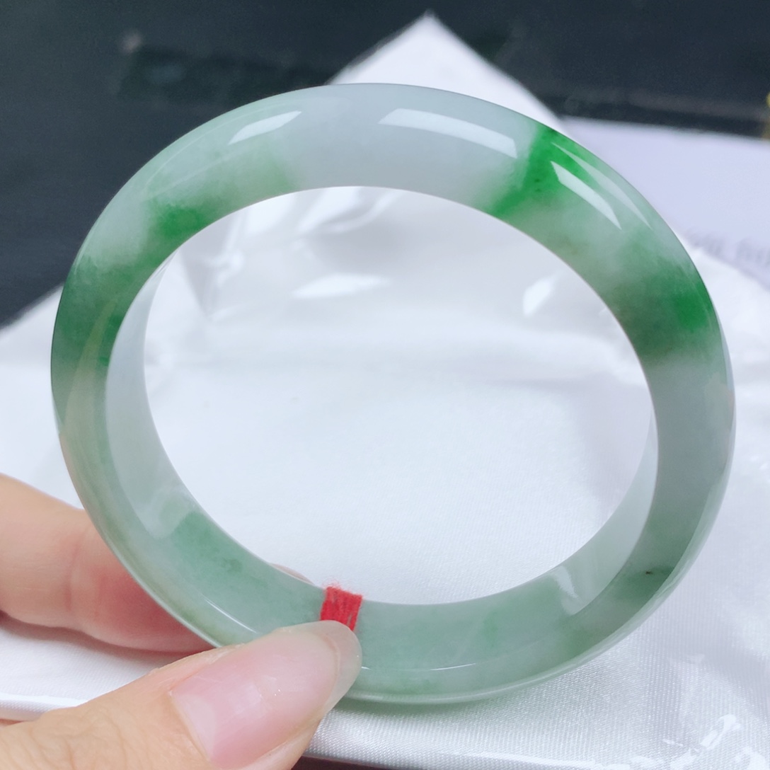 翡翠未镶嵌手镯翡翠55.7辣阳绿正圈