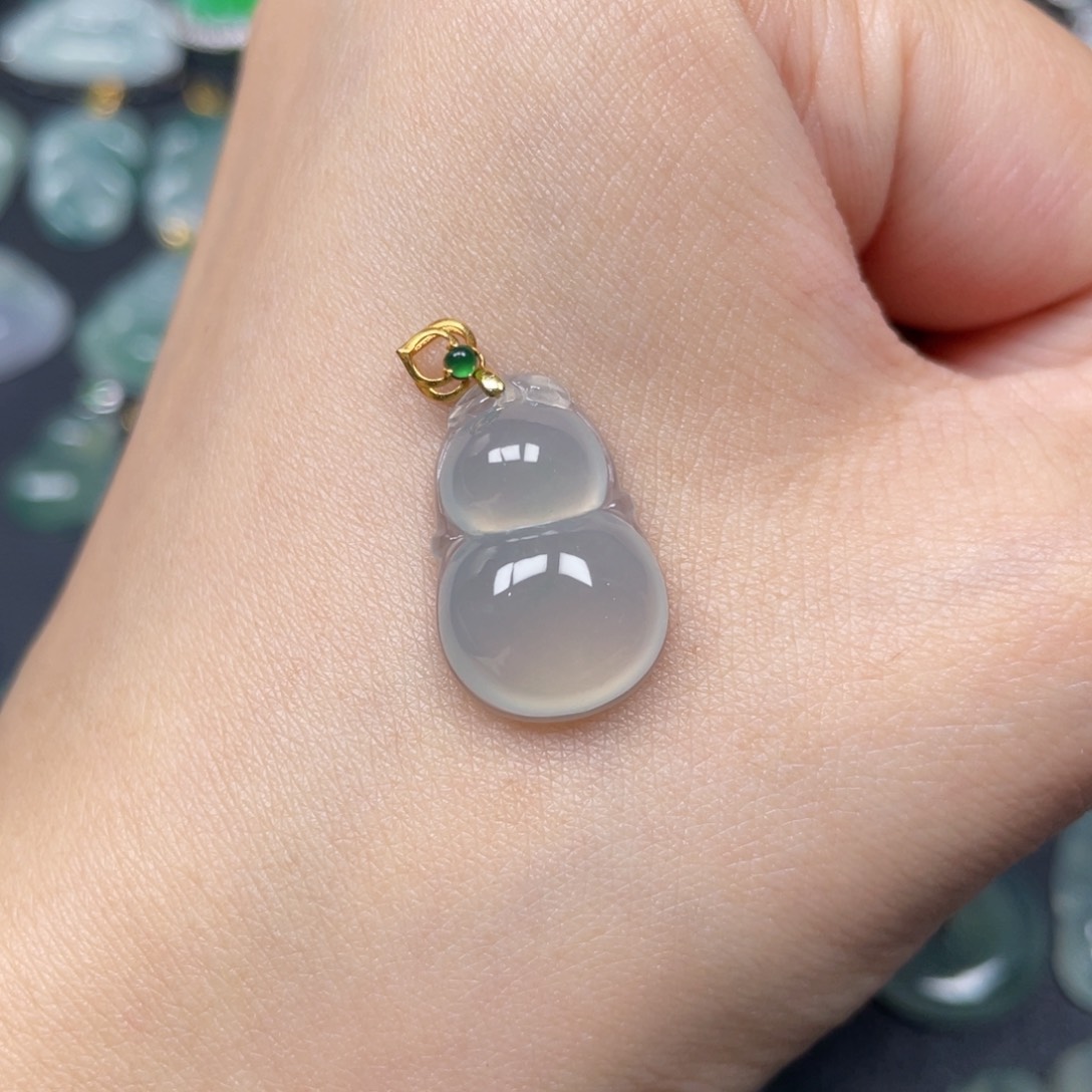 翡翠颈饰18K金镶嵌翡翠