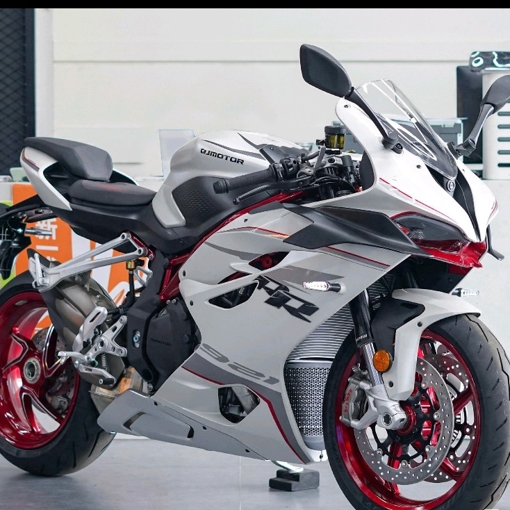 钱江qjmoto赛921四缸仿赛机车摩托车支持分期