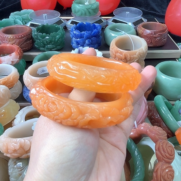 石英质玉手镯未镶嵌琴*