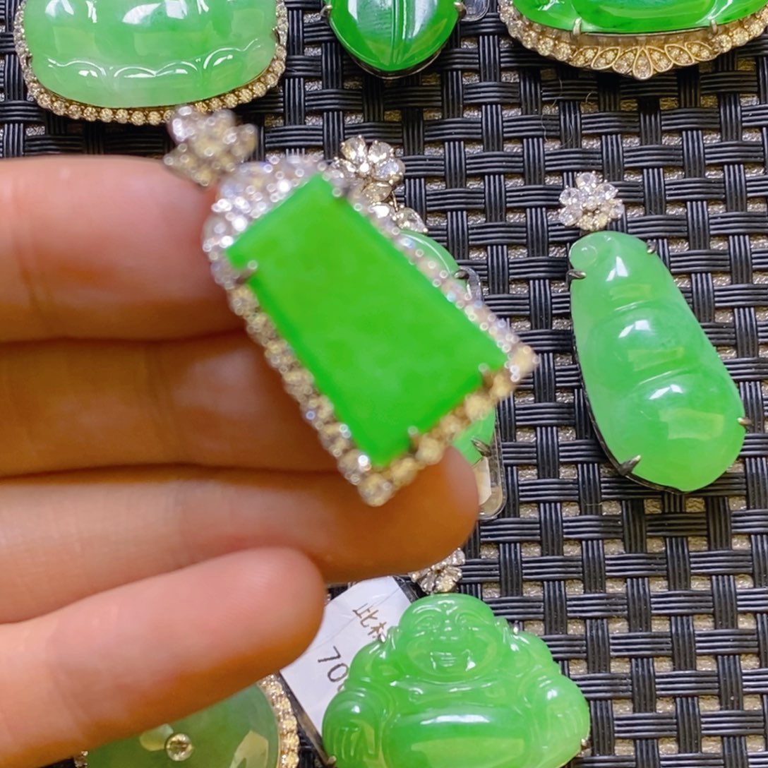 翡翠颈饰银S925镶嵌吊坠