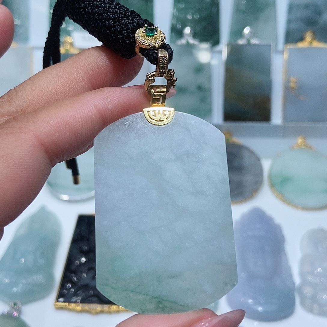 翡翠吊坠(不含链)18K金镶嵌