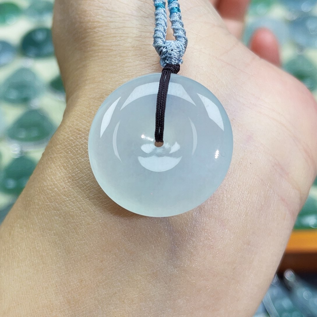 翡翠颈饰未镶嵌吊坠