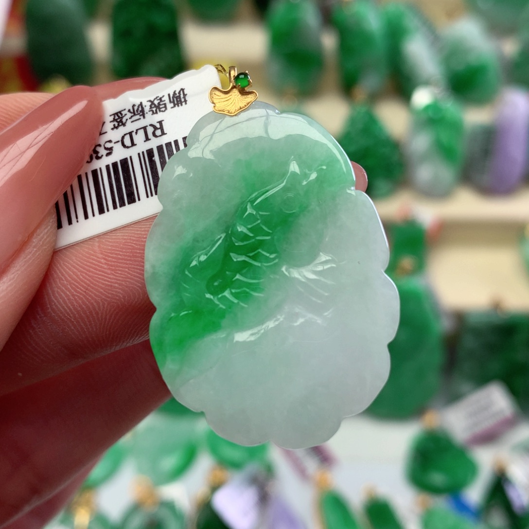 翡翠颈饰18K金镶嵌翡翠