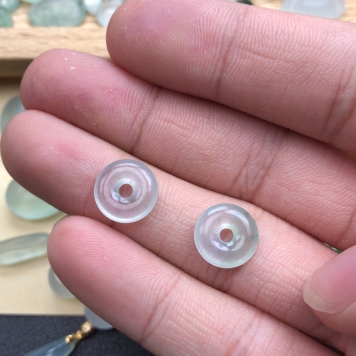 定制翡翠未镶嵌挂件